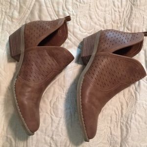 Report brown low cut booties